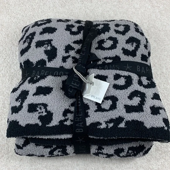 BAREFOOT DREAMS In the Wild Throw Blanket - Picture 3 of 5